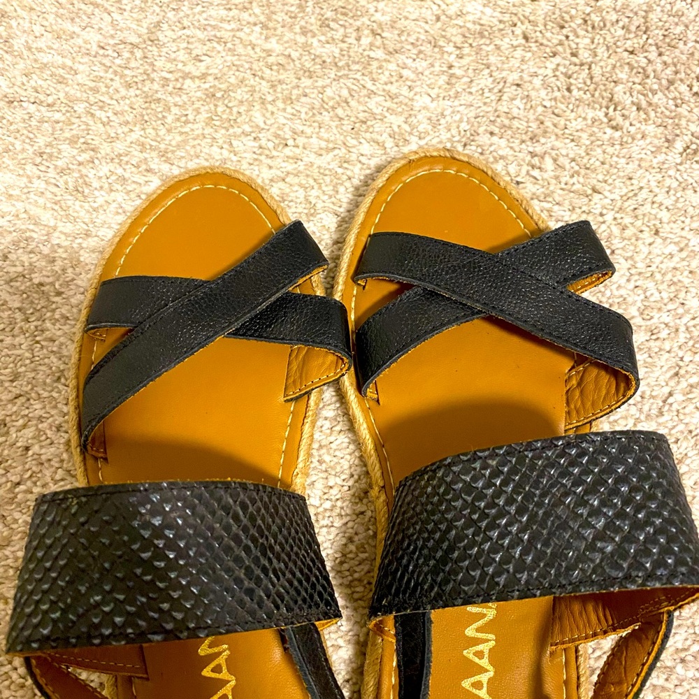 Kaanas low flat espadrille sandals